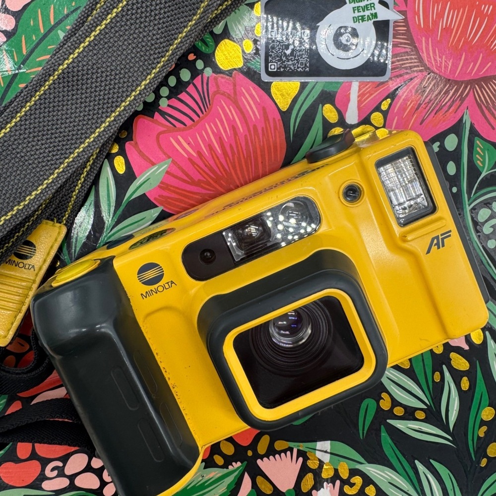 Minolta Weathermatic Dual 35 Yellow Waterproof 35mm Film Camera AF Vintage